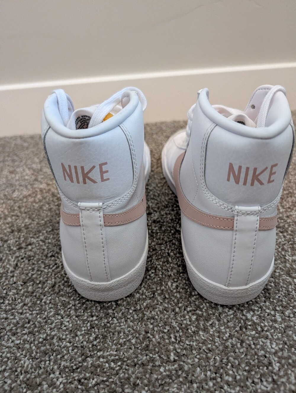 Nike Blazer Mid Women's Shoes - Picture 2 of 5